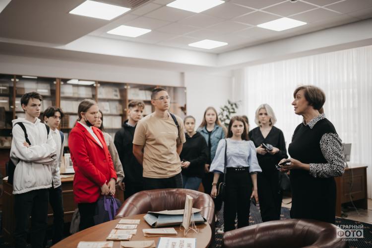 Students visited an exhibition of books about the Great Patriotic War