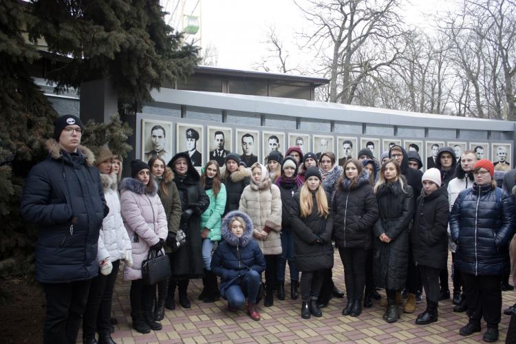 Участие в митинге и возложении цветов к мемориалам памяти 