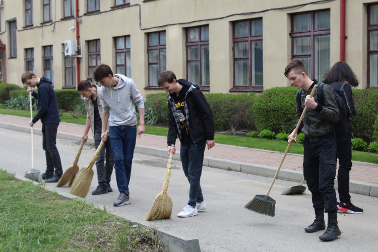 Студенты и преподаватели факультета приняли участие в общегородском субботнике!