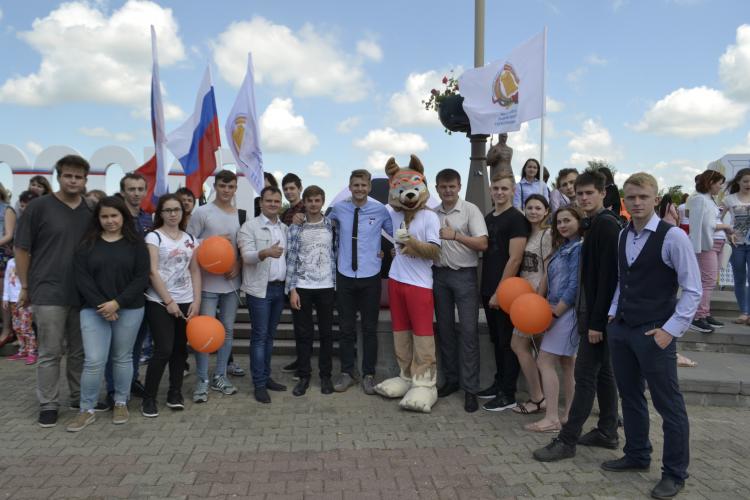 Студенты и профессорско-преподавательский состав факультетов ветеринарной медицины и технологического менеджмента посетили торжественный митинг, посвященный Дню России